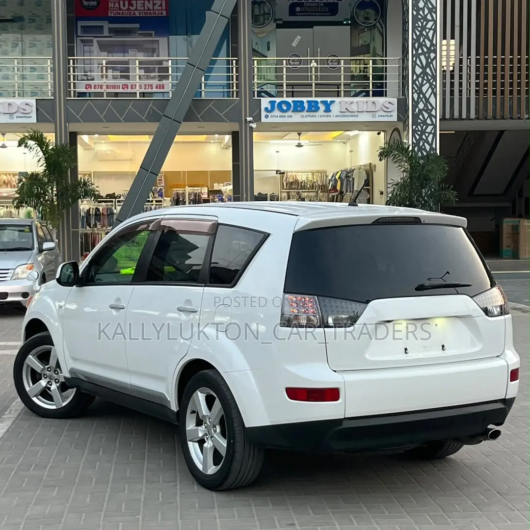 Mitsubishi Outlander 2010 White