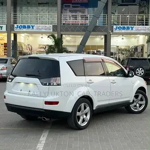 Mitsubishi Outlander 2010 White