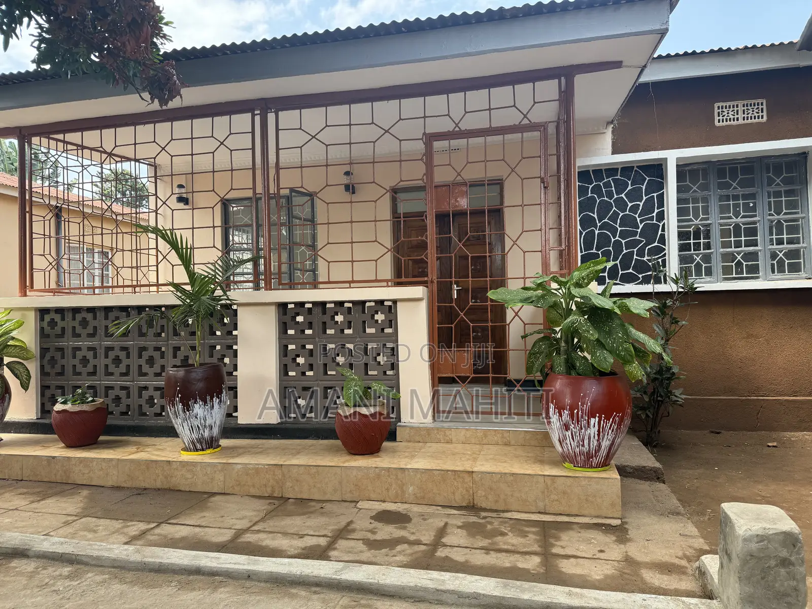 3bdrm Bungalow in Moshi Urban for rent