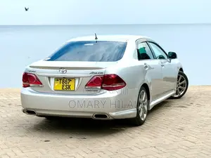 Toyota Crown 2012 Silver