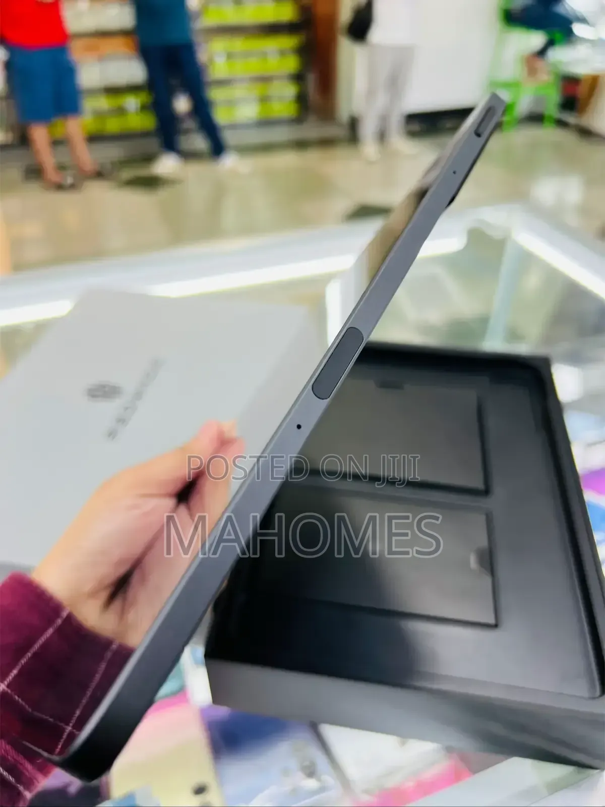 New Tablet 512 GB Red