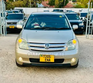 Toyota IST 2005 Silver