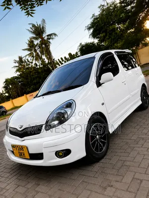 Toyota Fun Cargo 2003 White