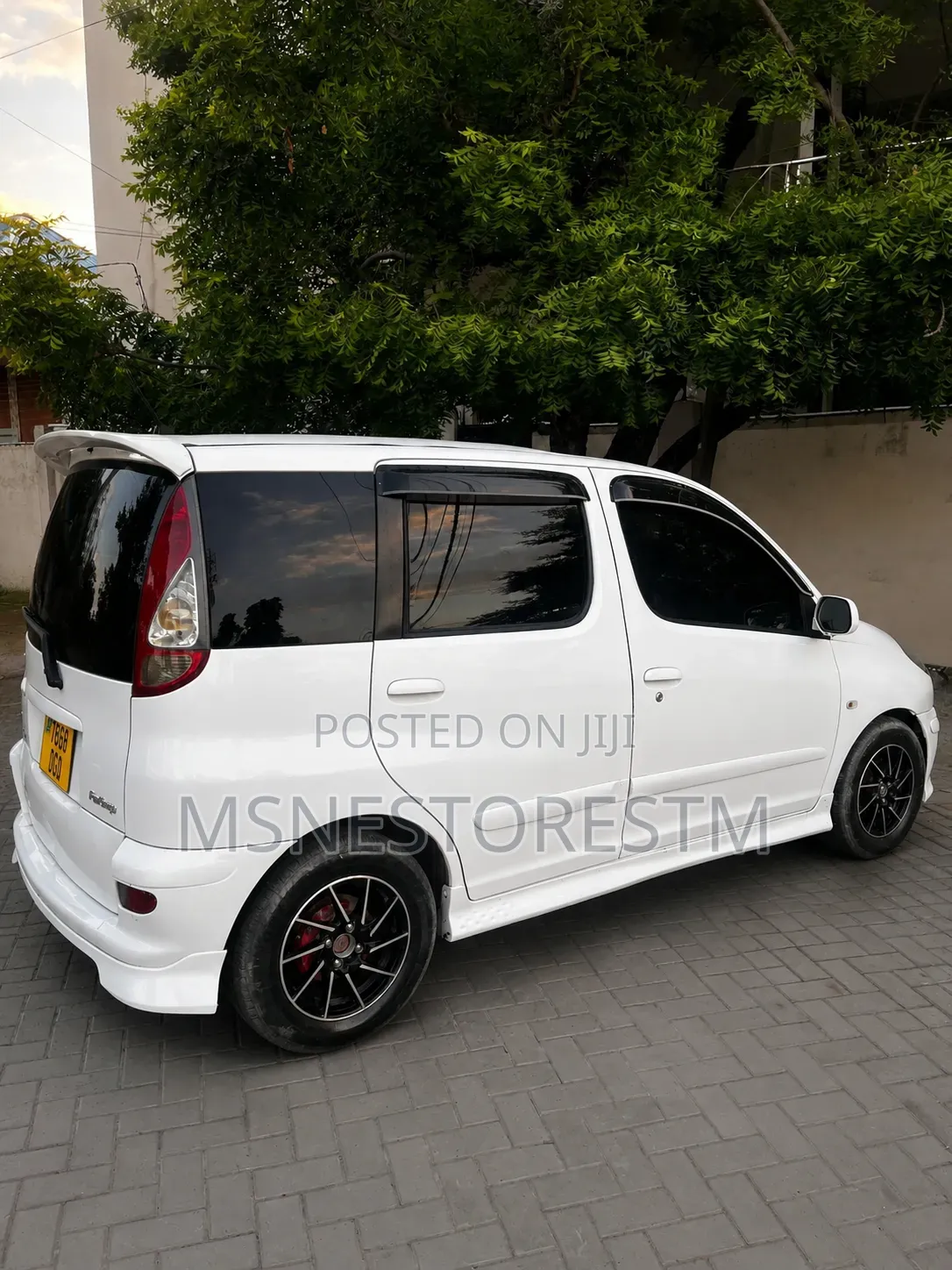 Toyota Fun Cargo 2003 White