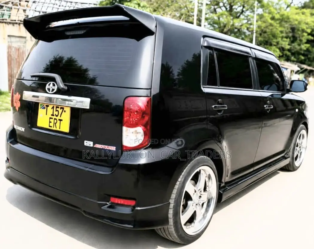 Toyota Corolla Rumion 2011 Black