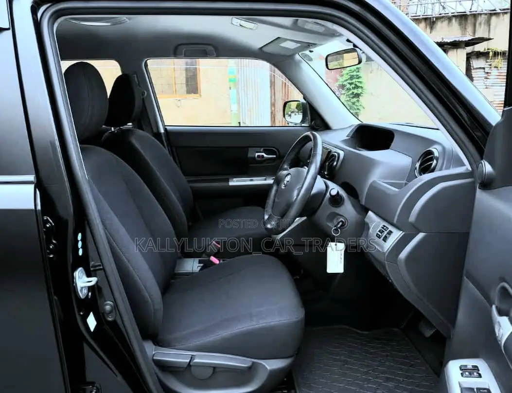 Toyota Corolla Rumion 2011 Black