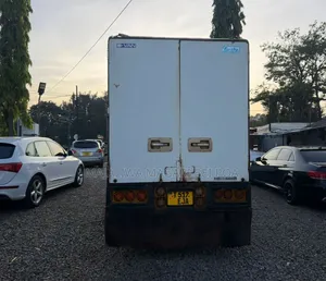 Mitsubishi Canter 2015 White
