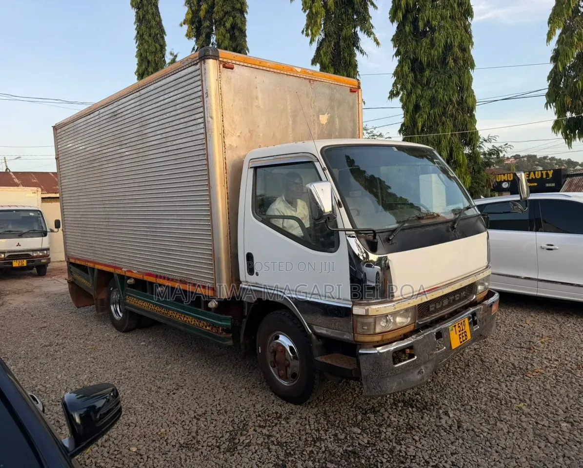 Mitsubishi Canter 2015 White
