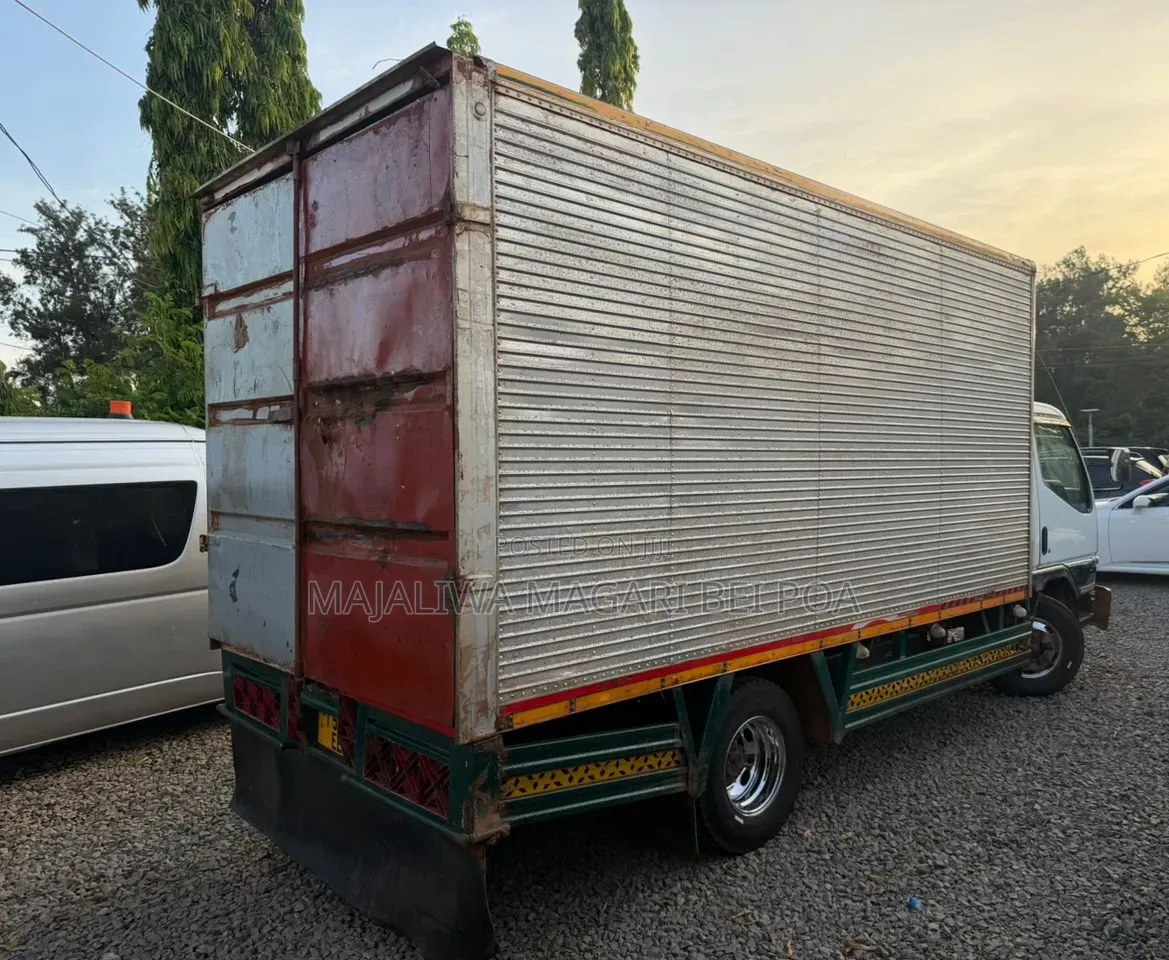 Mitsubishi Canter 2015 White