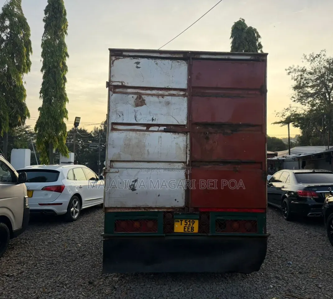 Mitsubishi Canter 2015 White