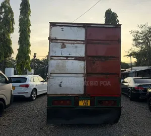 Mitsubishi Canter 2015 White