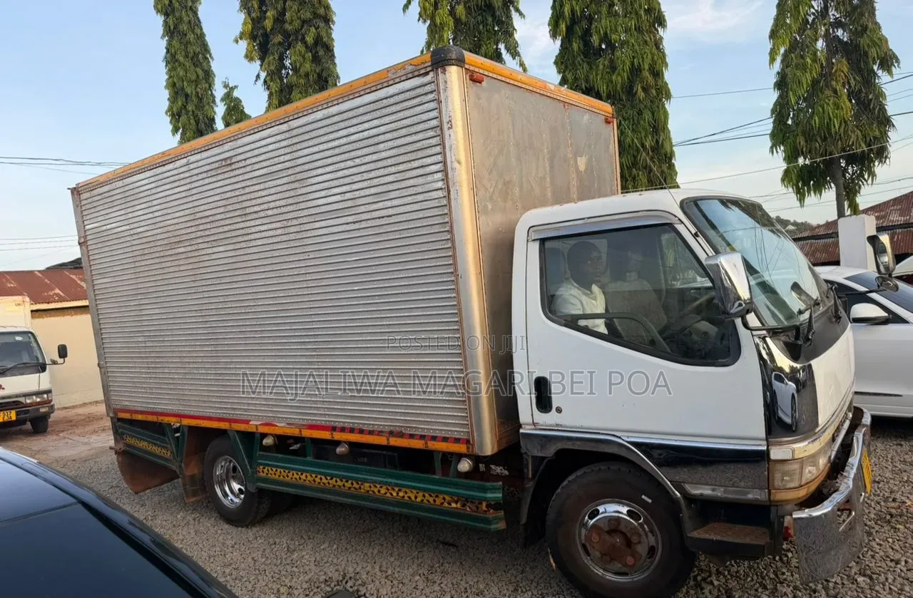 Mitsubishi Canter 2015 White