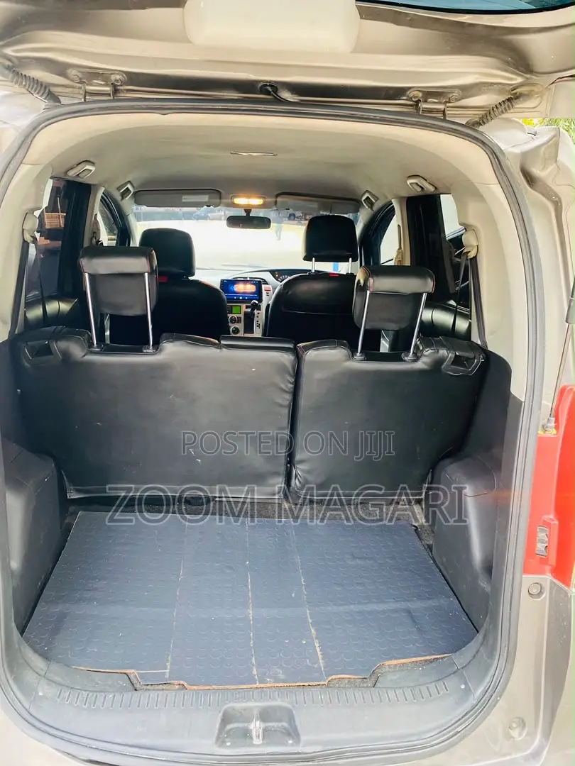 Toyota Ractis 2007 Gray