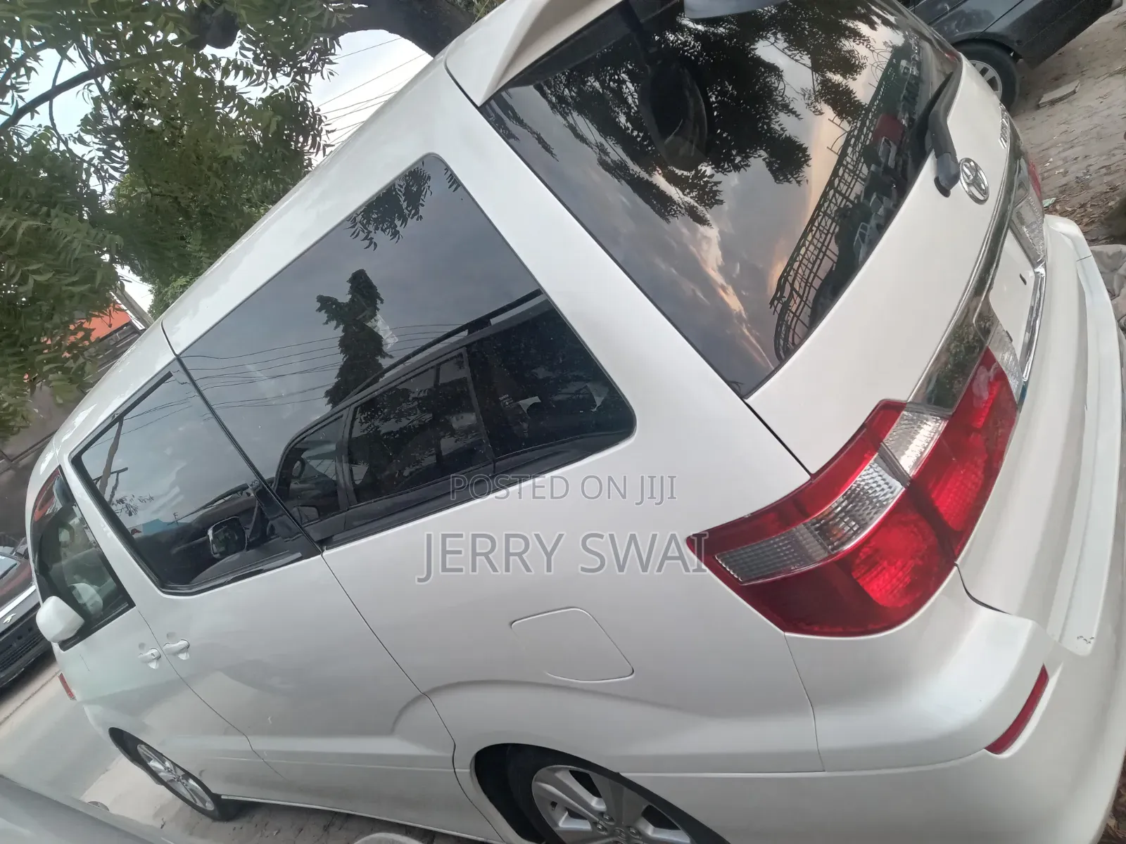 Toyota Alphard 2006 White