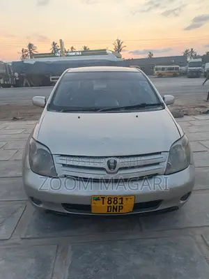 Toyota IST 2004 Beige