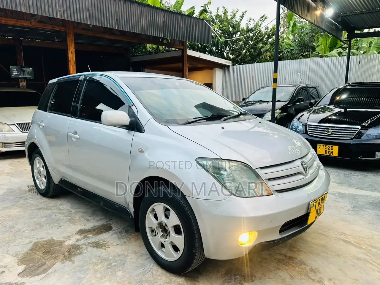 Toyota IST 2003 Silver