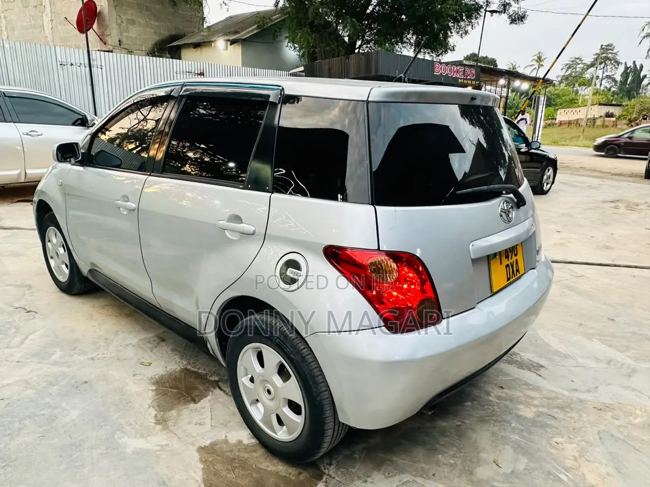Toyota IST 2003 Silver