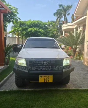 Toyota Hilux 2008 White