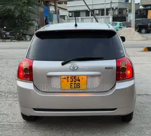 Toyota Corolla RunX 2005 Silver