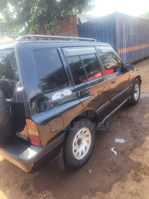 Suzuki Escudo 1997 Black