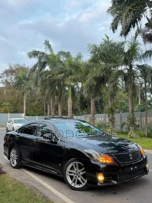 Toyota Crown 2012 Black