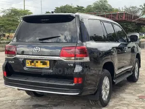 Toyota Land Cruiser 2011 Black