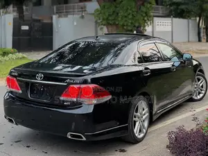 Toyota Crown 2012 Matt Black