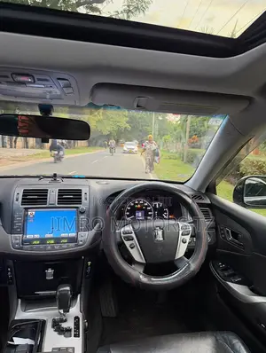 Toyota Crown 2012 Black