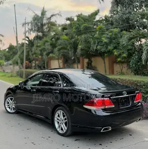 Toyota Crown 2012 Black
