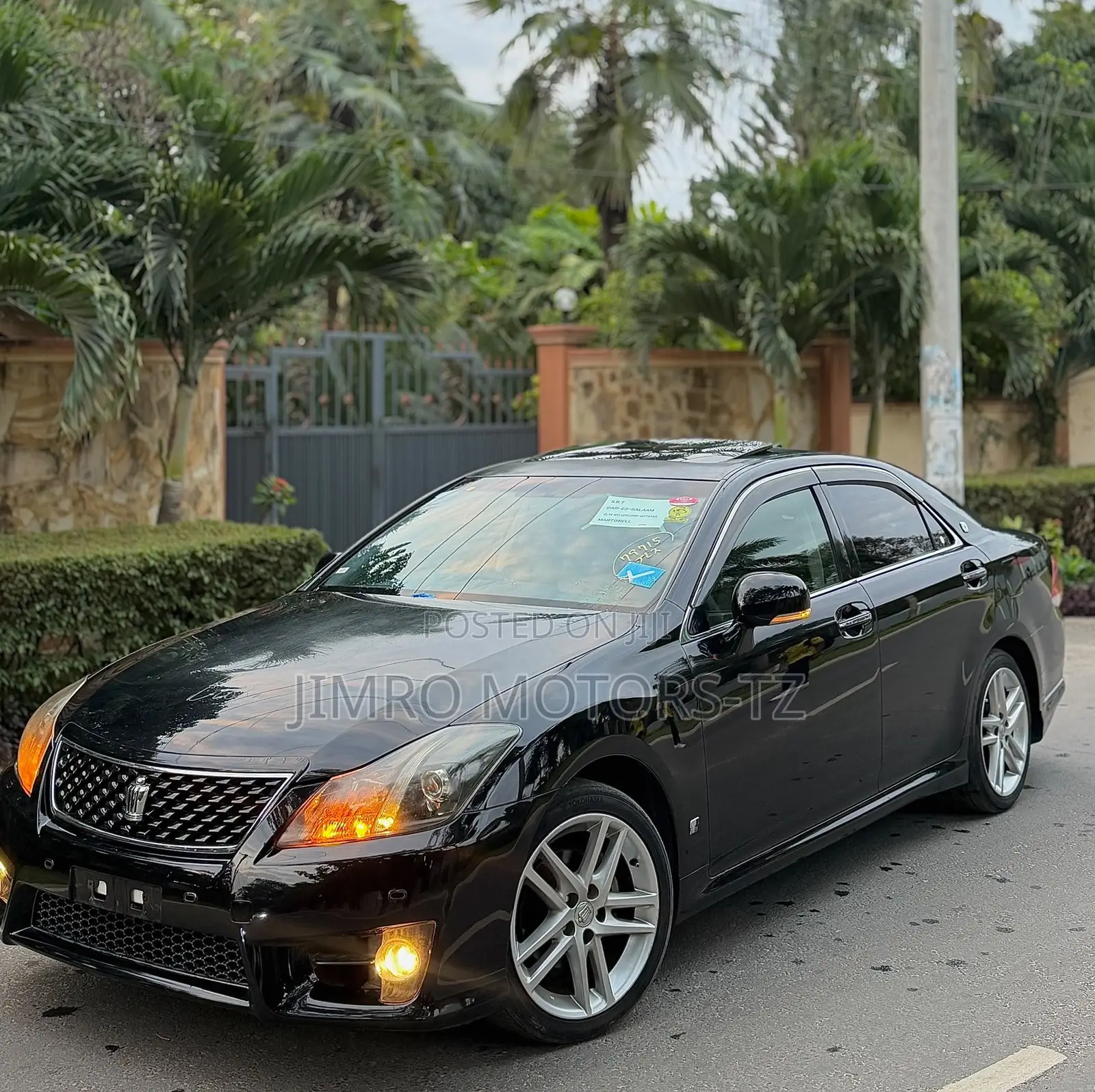 Toyota Crown 2012 Black
