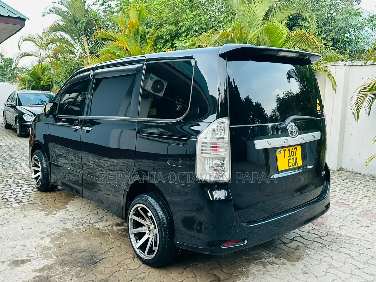 Toyota Voxy 2009 Black