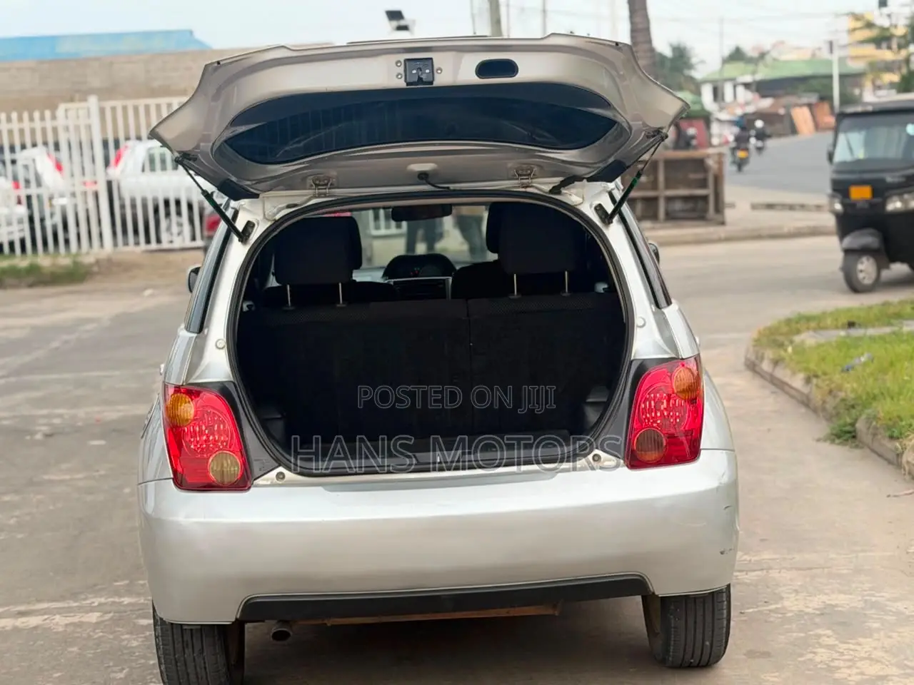 Toyota IST 2004 Silver