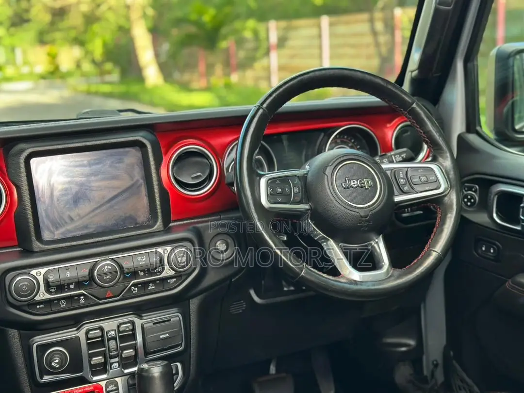 Jeep Wrangler 2024 Silver