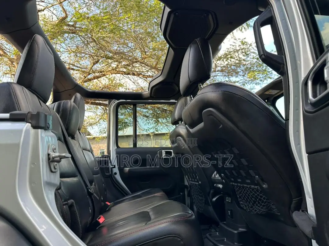 Jeep Wrangler 2024 Silver