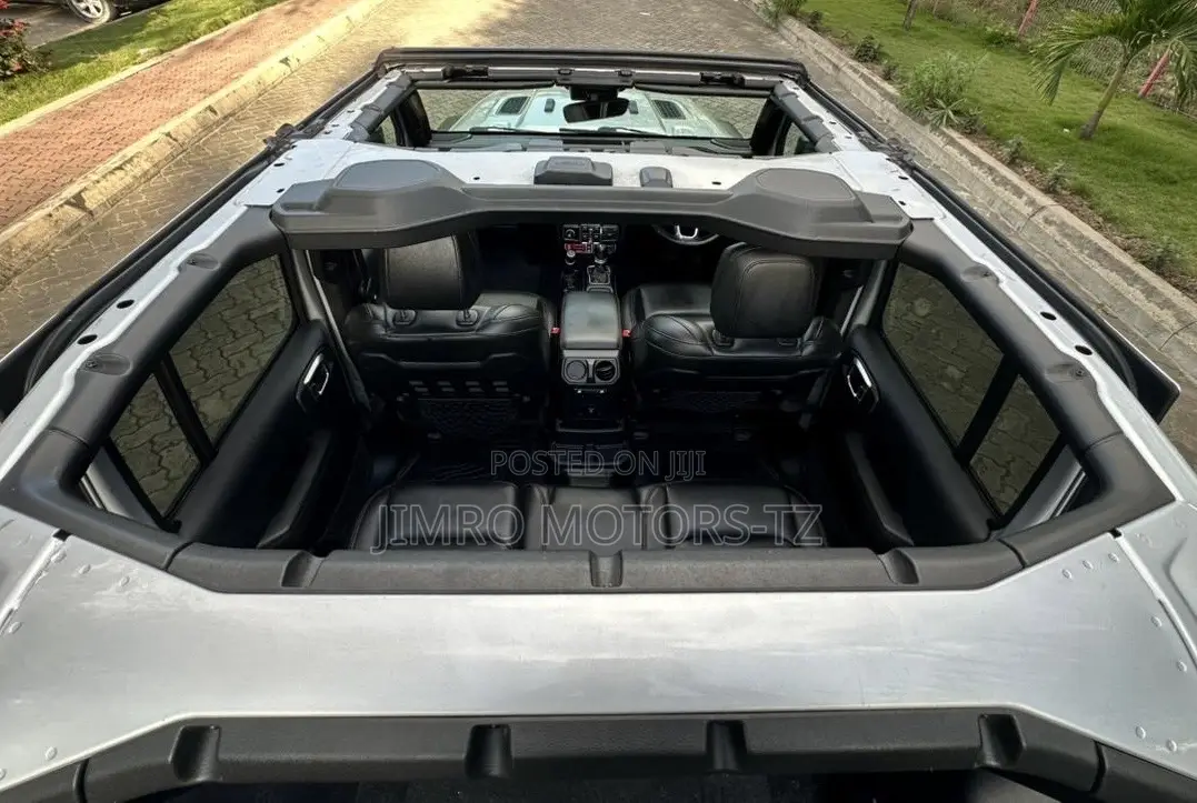 Jeep Wrangler 2024 Silver