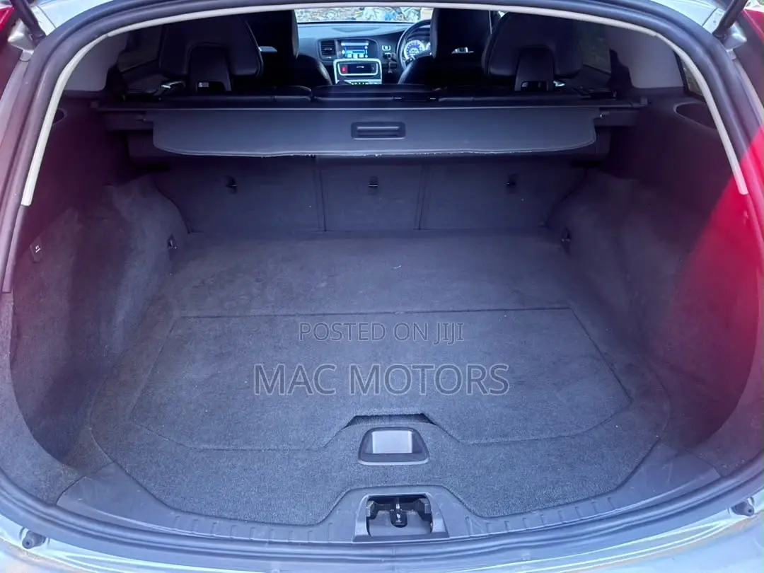 Volvo V60 2012 Silver