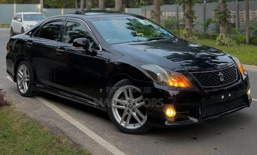 Toyota Crown 2012 Black