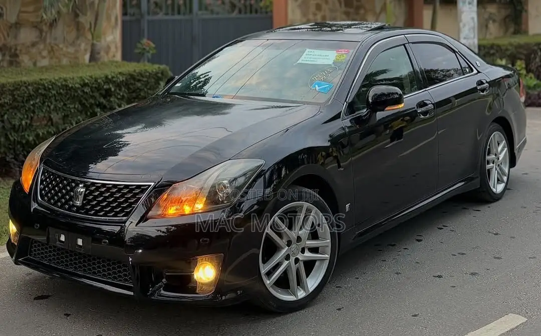 Toyota Crown 2012 Black