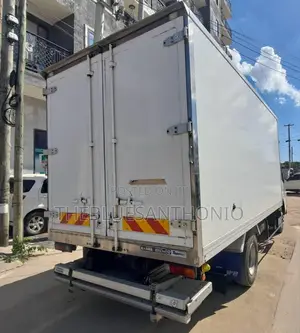 Canter New Model Ya Fridge Inauzwaa