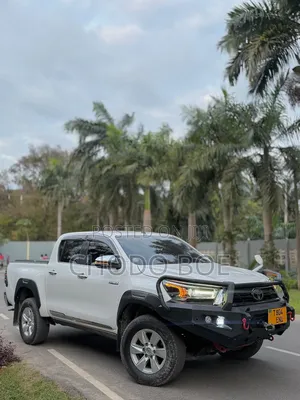 Toyota Hilux 2021 Pearl