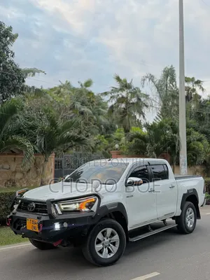 Toyota Hilux 2021 Pearl