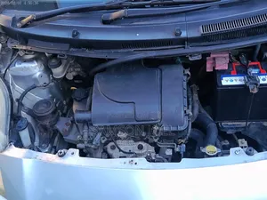 Toyota Vitz 2006 Silver