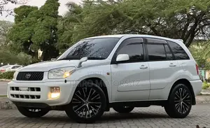 Toyota RAV4 2005 White