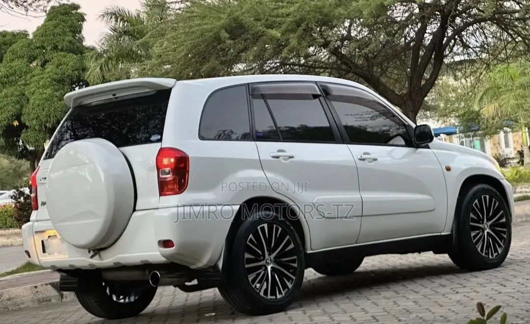 Toyota RAV4 2005 White