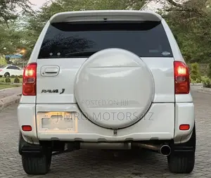 Toyota RAV4 2005 White