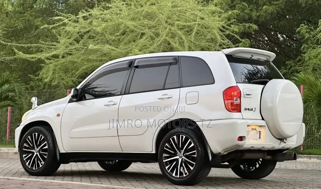 Toyota RAV4 2005 White