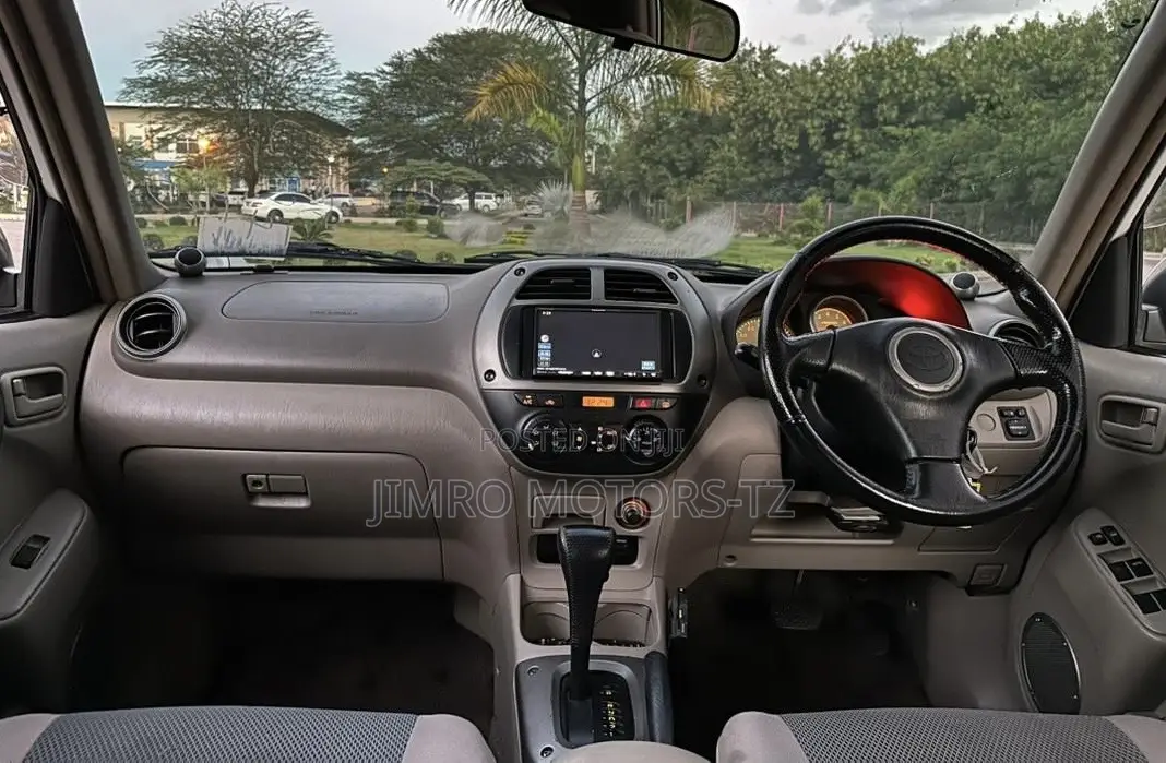 Toyota RAV4 2005 White