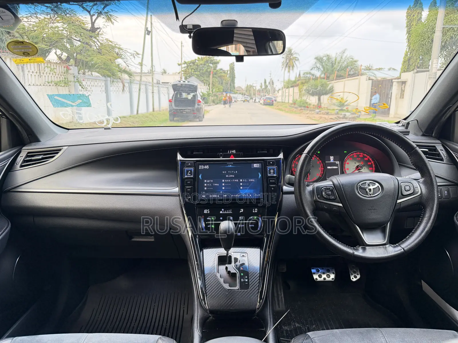 Toyota Harrier 2.0 2016 Black