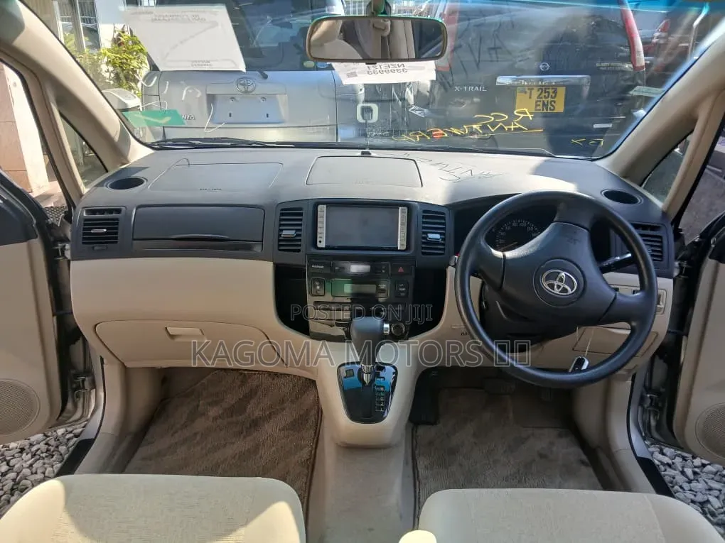 Toyota Noah 2009 Gray