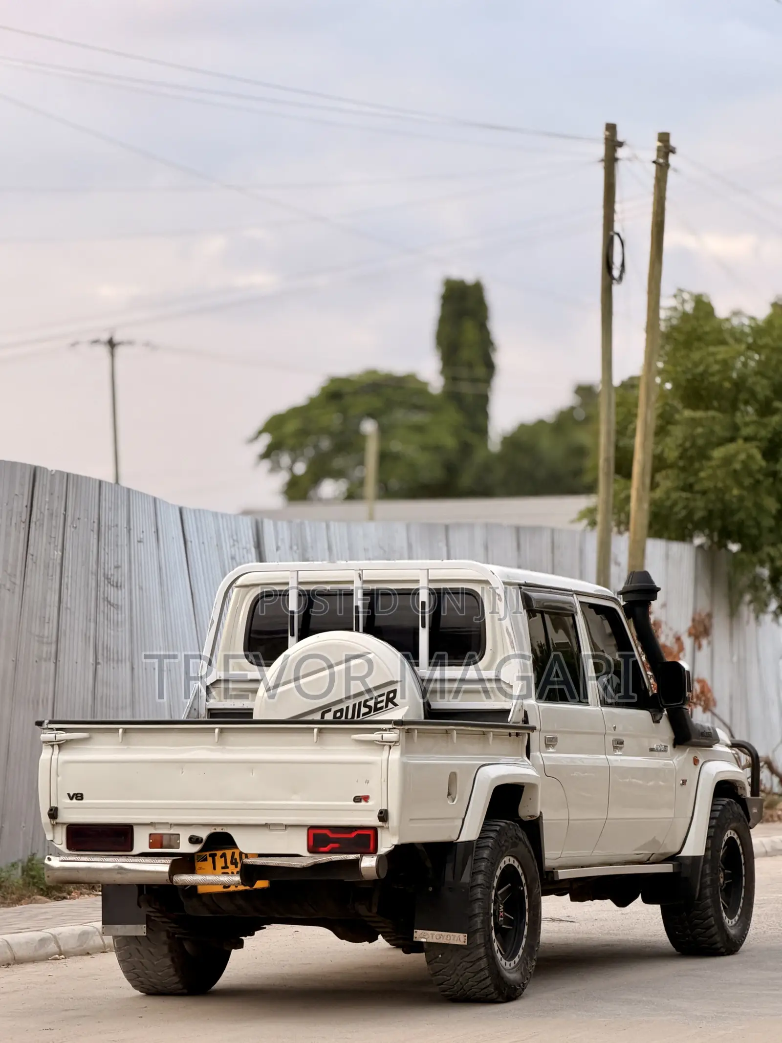 Toyota Land Cruiser 2017 White
